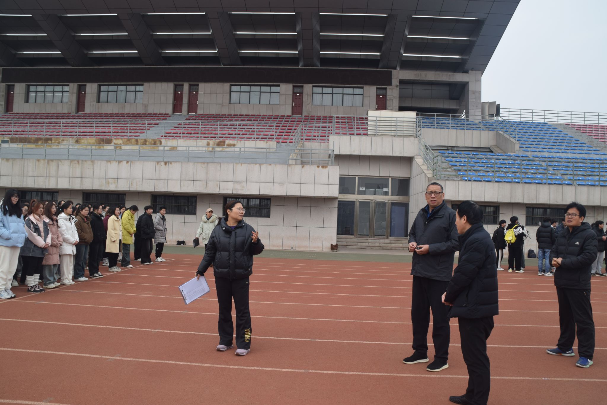 公司领导深入课堂与员工共听“开学第一课”